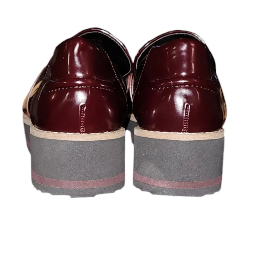 Zara NWOT Women's Burgandy platforms Size 7.5/8